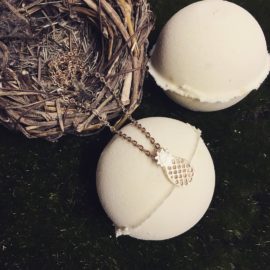 banana cream pie bath bomb