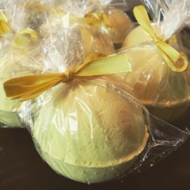 lemon cake bath bombs